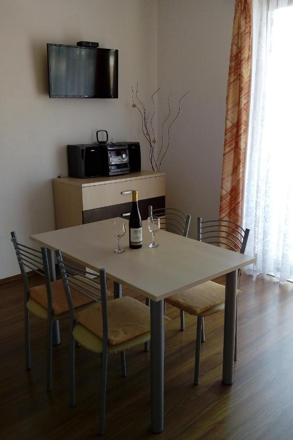 Apartments With A Parking Space Igrane, Makarska - 13535 Екстер'єр фото