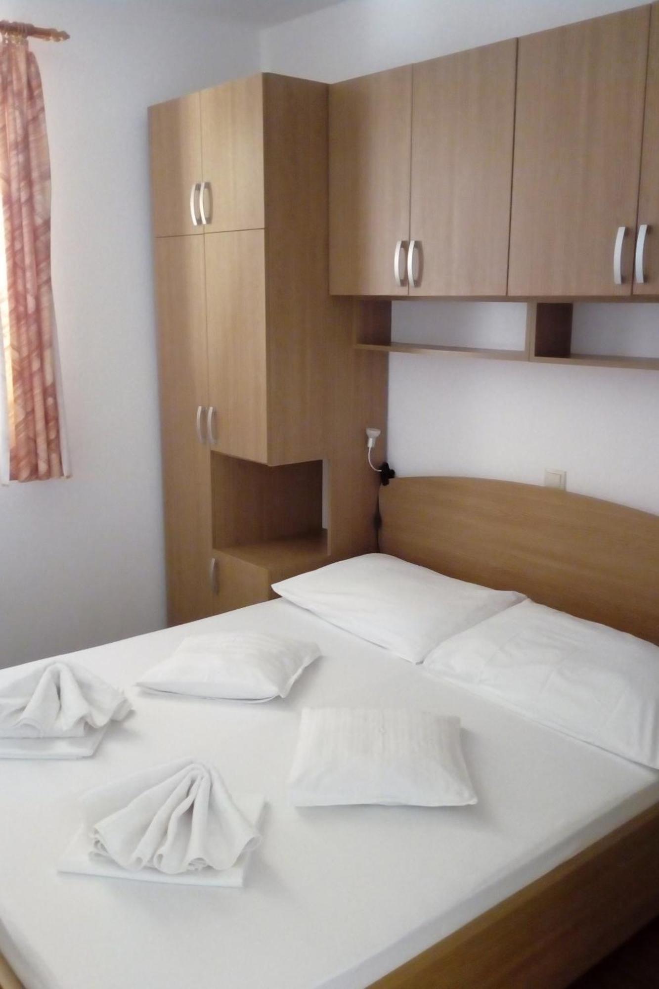 Apartments With A Parking Space Igrane, Makarska - 13535 Номер фото