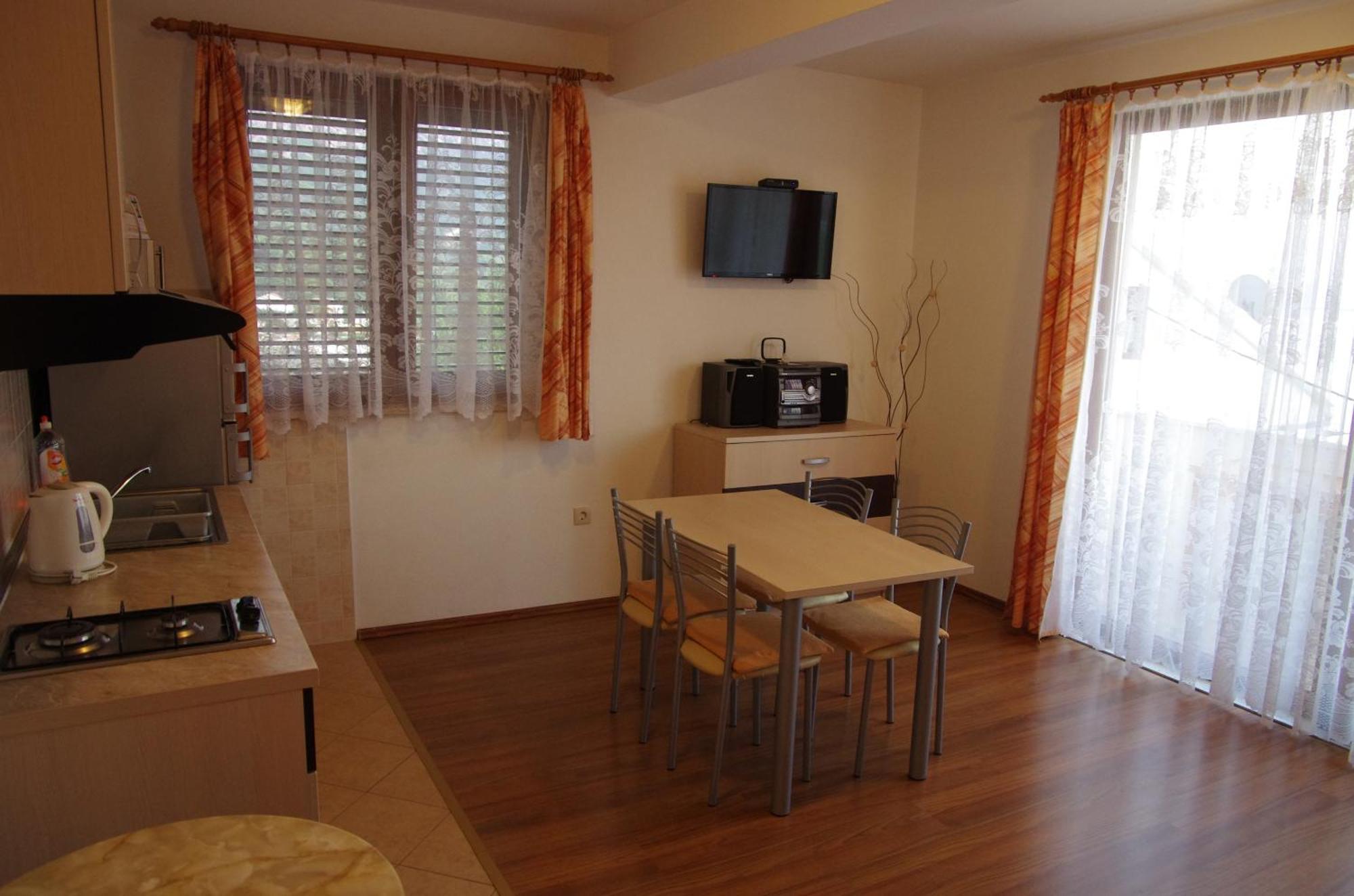 Apartments With A Parking Space Igrane, Makarska - 13535 Номер фото